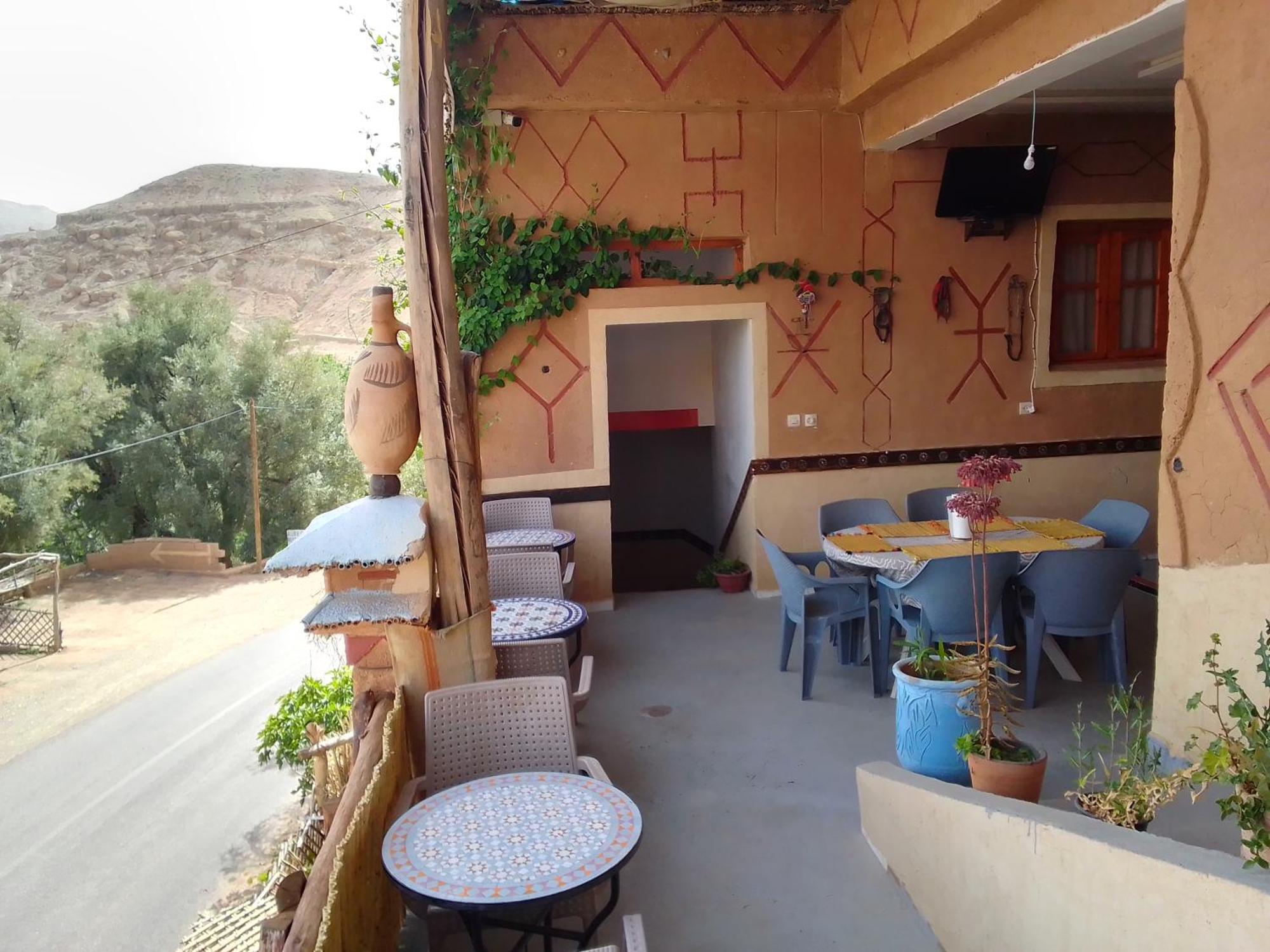 Hotel Restaurant Ait Saderat Boumalne Exterior foto